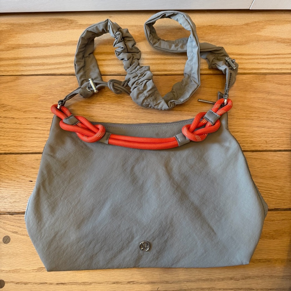 Lululemon ruched casual bag